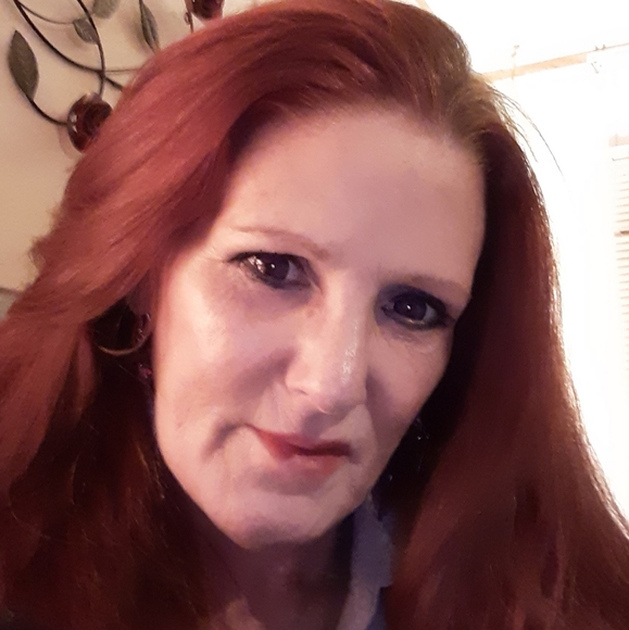 Meet your Posher, Jennifer - Picture 3 of 3